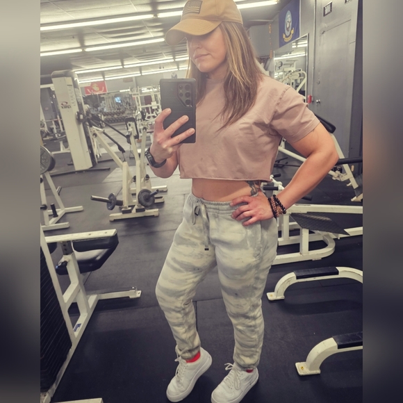 IM LIVE 🥳 Like this listing to be notified when i go Live! - Picture 5 of 7